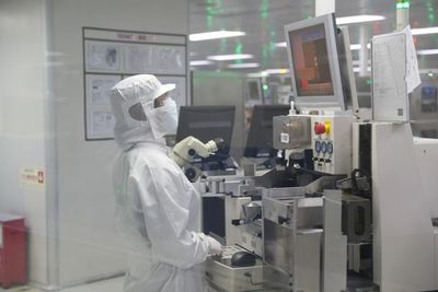 東莞長安企業員工 過年不返鄉，感受別樣溫暖與便利